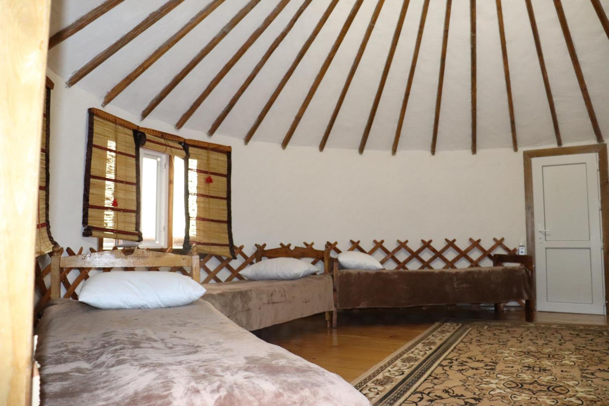 Happy Nomads Yurts & Hostel Karakol Exterior photo